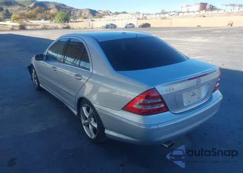 2006 Mercedes-Benz C 230 Sport from USA, damaged, VIN WDBRF52HX6F816417